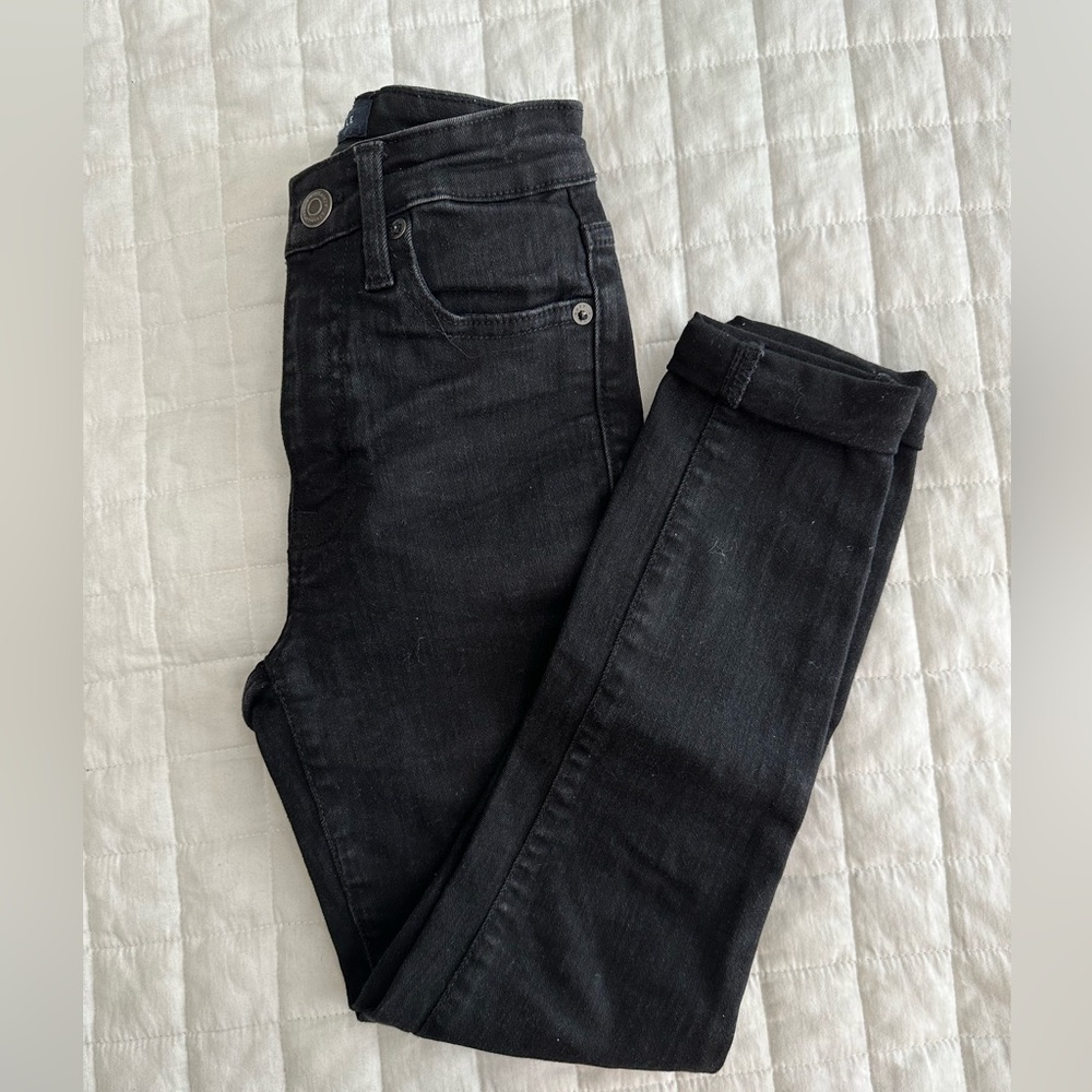 ⭐️Black skinny jeans⭐️
